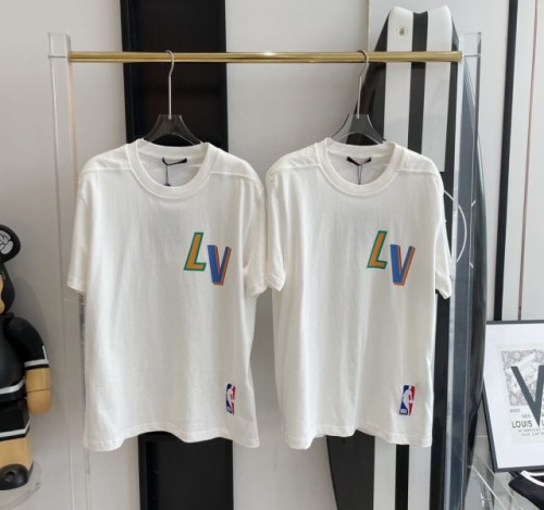 (V 공장) 루이비통 x NBA 프린트 반팔티