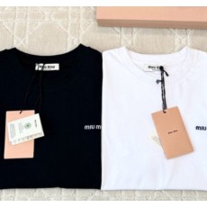 (AR 공장) 미우미우 슬로건 자수 반팔티(2color)