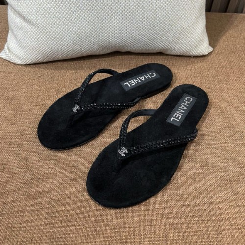 (IU공장) 샤넬 CC로고 크리스탈 벨벳 플립플랍 쪼리(2color)